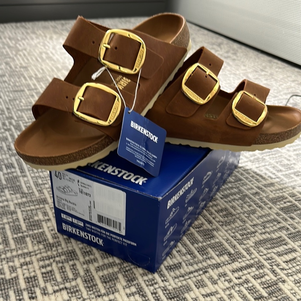 NWT** Birkenstock Arizona Big Buckle